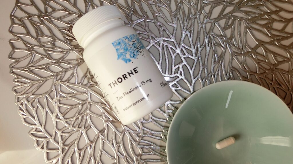ソーンthoneジンク・ピコリナート15mg、吸収率の高い亜鉛サプリのボトル写真